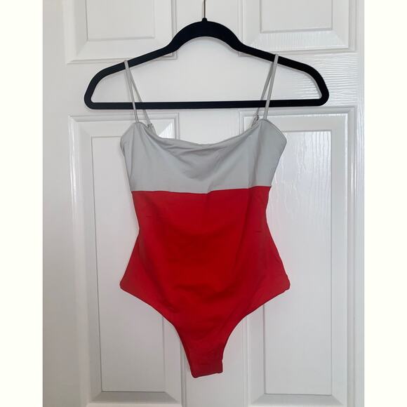 Tavik Scarlett Color Blocked Swimsuit Light Blue Hibiscus One Piece Small NWT - Picture 1 of 3